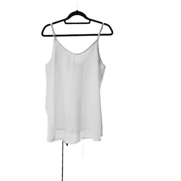 Large Sleeveless White Blouse With Buttons ♥️ Like New - Picture 2 of 3